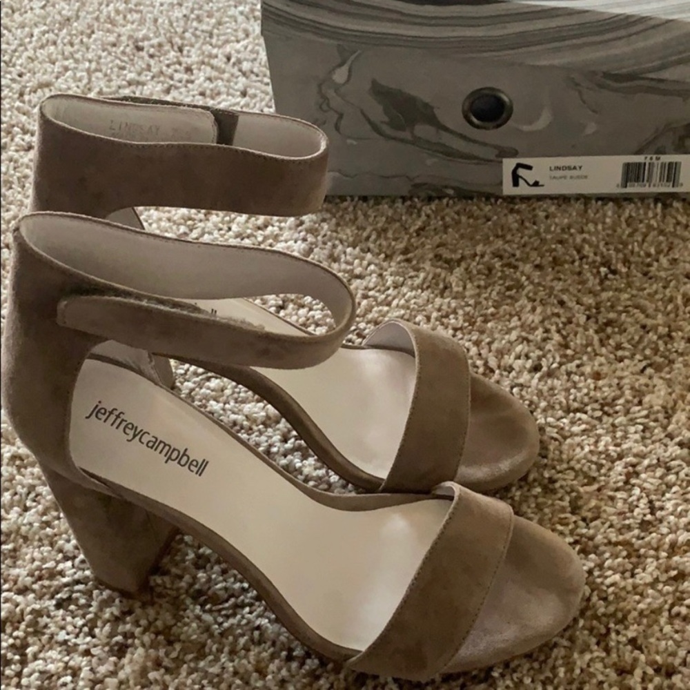 Jeffrey Campbell Lindsay Heels 7.5 Taupe
